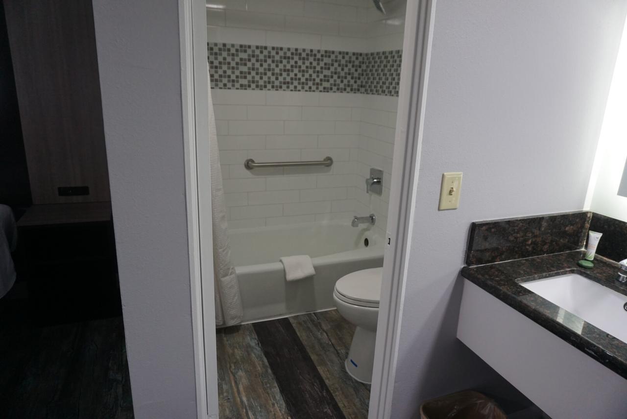 Thunderbird Motel Бишъп Екстериор снимка