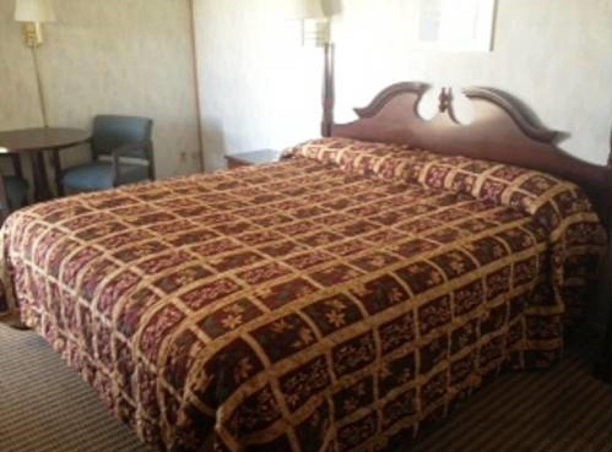Thunderbird Motel Бишъп Екстериор снимка