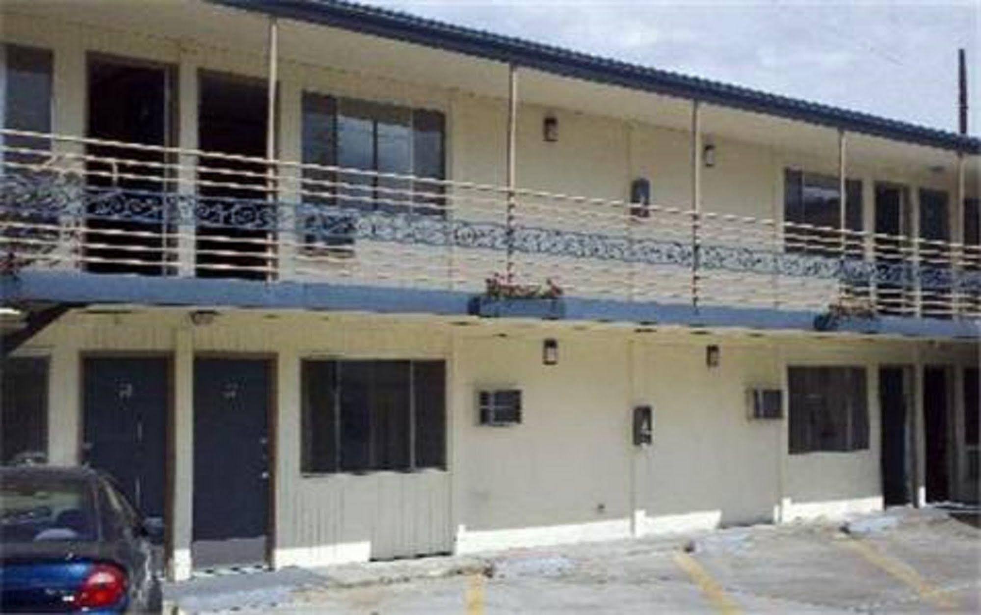 Thunderbird Motel Бишъп Екстериор снимка
